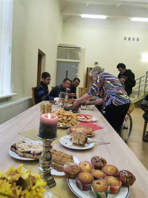 Nuotrauka su darbuotojais dalyvaujančiais viktorinoje ar Pyragų dieną