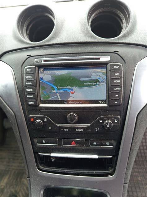 Ford Mondeo Blaupunkt navigacijos ir radijo sprendimų infografika: pagrindiniai žingsniai