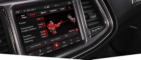 Dodge Challenger interjeras su Uconnect sistema