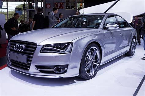 Schema, iliustruojanti Audi S8 D4 4.0 TFSI Quattro variklio ir Quattro pavaros sistemos veikimą