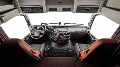 Interjero vaizdas iš Volvo FH kabinos