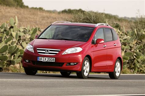 Honda FR-V interjero nuotrauka su 3+3 sėdynių konfigūracija