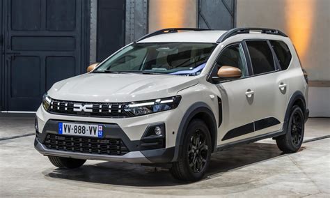Dacia Jogger nuotrauka, akcentuojanti jo universalumą