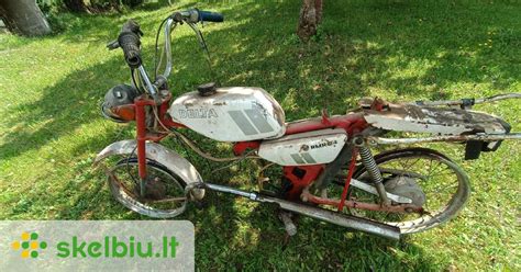 Mopedo ar mikroautomobilio nuotrauka
