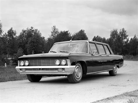 Sanitarinis ZIL 114 automobilis