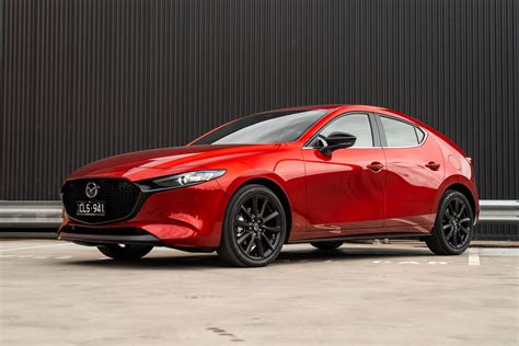 Mazda 3 variklio skyrius