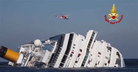 Teminė nuotrauka: „Costa Concordia“ nuolaužos po iškėlimo