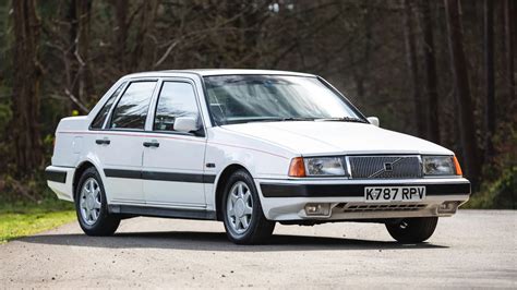 Volvo 460 1992 metų modelio automobilio nuotrauka