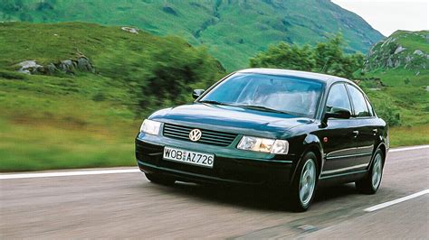Informacinė diagrama apie VW Passat B5 motorų ir transmisijų įvairovę