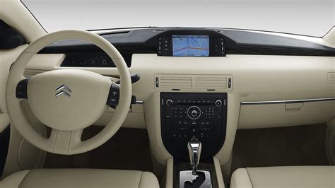 Citroën C6 interjero nuotrauka