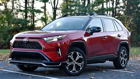 Toyota RAV4 automobilio priekis