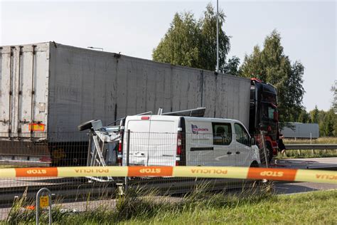 Teminė nuotrauka: vilkikas tarptautiniame kelyje