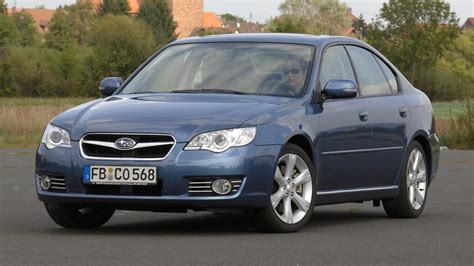 subaru legacy iv 2.0r gl techninės charakteristikos infografika