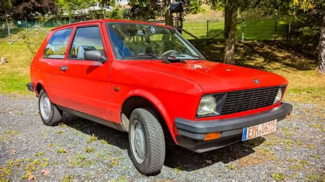 „Yugo“ automobilio gamybos schemos infografika