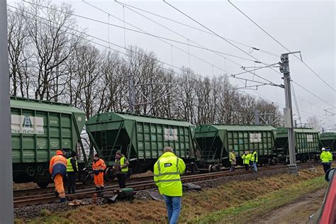 Traukinio avarija Kauno rajone, Jiesioje: nuriedėjęs lokomotyvas ir vagonai