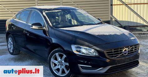 Infografinė nusako Volvo S60 dalis įsigijimo žingsnius ir patikros kriterijus
