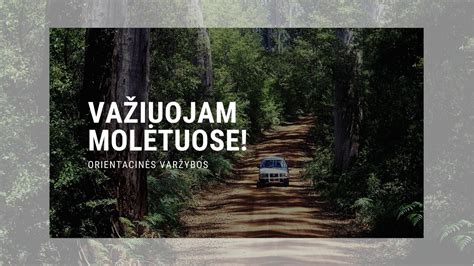 Tematinis Graikijos kraštovaizdžio nuotrauka su keliais ir automobiliais