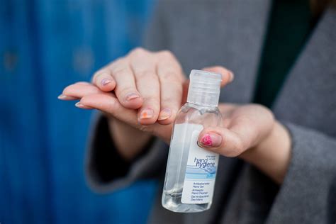 Tematinė nuotrauka: rankų dezinfekcija