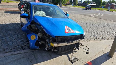 Teminė nuotrauka: apgadintas automobilis po avarijos