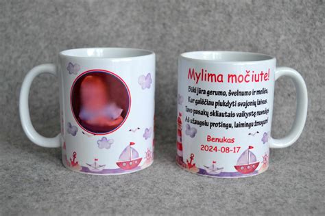 nuotrauka demonstruojanti saugiklio išėmimą su replėmis