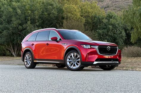 Mazda 6 modelių evoliucijos vizualizacija