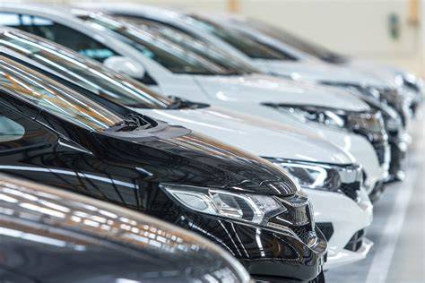 Infografika: pagrindiniai automobilio piešimo žingsniai
