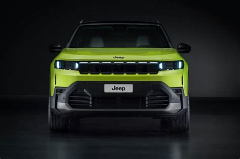 Themafoto: Jeep Compass interjeras su oro valdymu