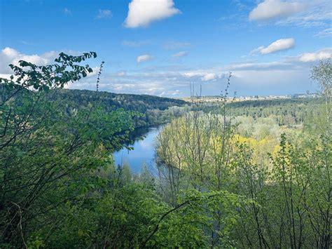Vaizdas į Pūčkorių atodangą iš Belmonto parko