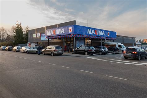 Autodalių parduotuvės fasadas Gargžduose