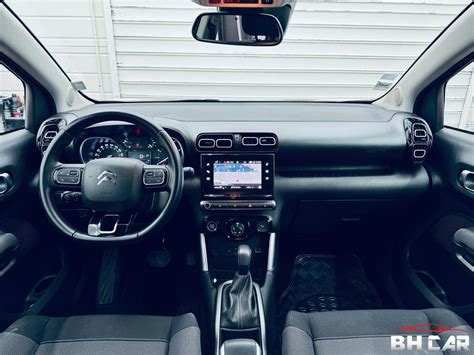 Interjero vaizdas su „Citroën Grip Control“ sistemos pasirinkimo ratuku