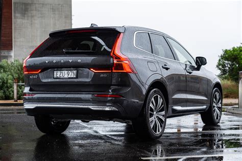 Šoninis vaizdas į visus tris Volvo XC serijos modelius (XC40, XC60, XC90)