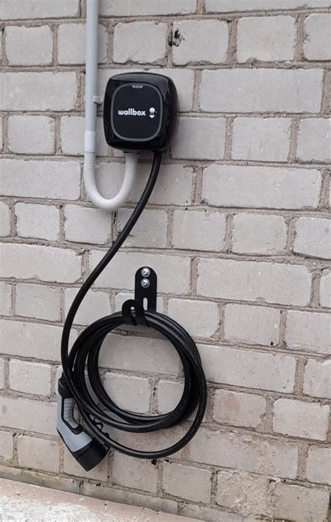 Įkrovimo stotelės su skirtingais tipais