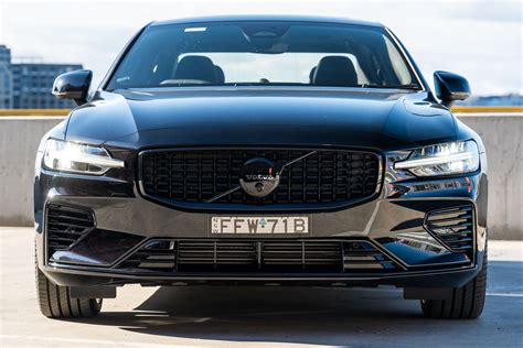 Volvo S60 įvairių modelių vizualizacija
