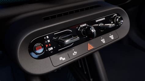 Ford Fiesta interjero nuotrauka su prietaisų skydeliu