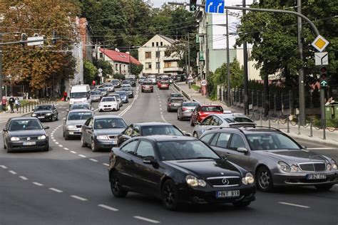 Automobilio pritaikymo neįgaliesiems įrangos pavyzdžiai