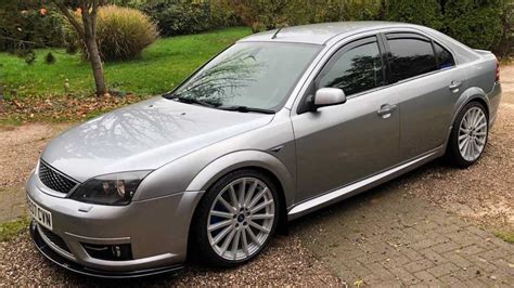 Teminė Ford Mondeo MK3 nuotrauka kelyje