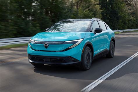 Infografika, palyginanti skirtingų Nissan Leaf versijų (52 kWh ir 75 kWh) nuvažiuojamą atstumą pagal WLTP