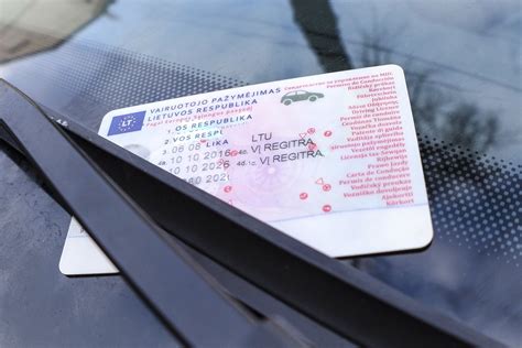 sukčių siūlomų vairuotojo pažymėjimų pavyzdys
