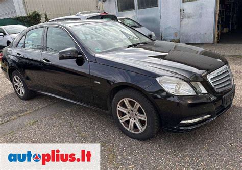 Schema, vaizduojanti Mercedes-Benz modelių ir modifikacijų medį, padedanti vartotojui naršyti kataloge.