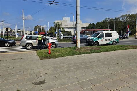 pėsčiųjų perėja, automobilis, policijos nuotrauka