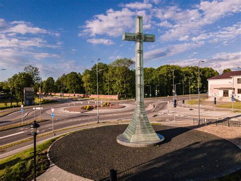 Pažeistas asfaltas ir šaligatvis Kretingos mieste