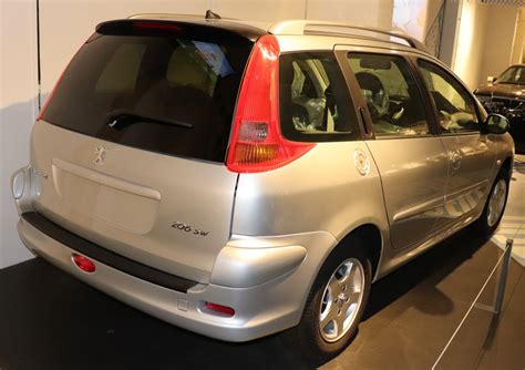 Peugeot 206 SW galinių durelių konstrukcijos schema