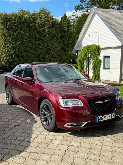 Nuotrauka: „Chrysler 300“ sedanas