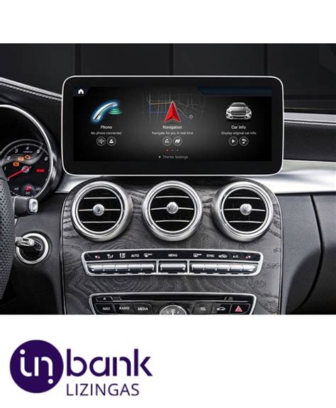 Mercedes-Benz A klasės automobilio interjeras su multimedija