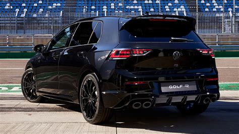 Nuotrauka: Volkswagen Golf V su 4MOTION užrašu ant galinės dalies