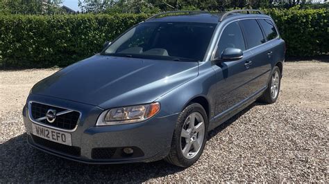 Volvo V70 (2012) automobilio nuotrauka