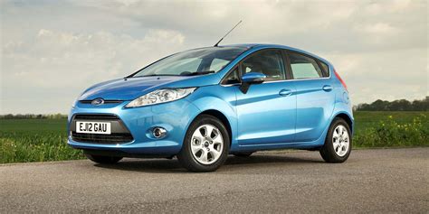 Ford Fiesta 2008 m. interjero nuotrauka su prietaisų skydeliu