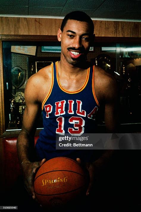 Wilt Chamberlaino portretas su NBA Philadelphia Warriors marškinėliais