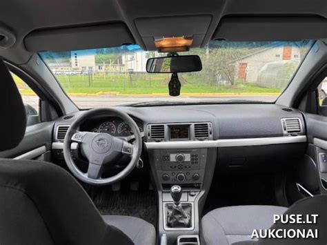Opel Vectra C interjero nuotrauka su prietaisų skydeliu ir klimato kontrolės elementais