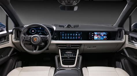 Elektrinio Porsche Cayenne interjeras su lenktu ekranu